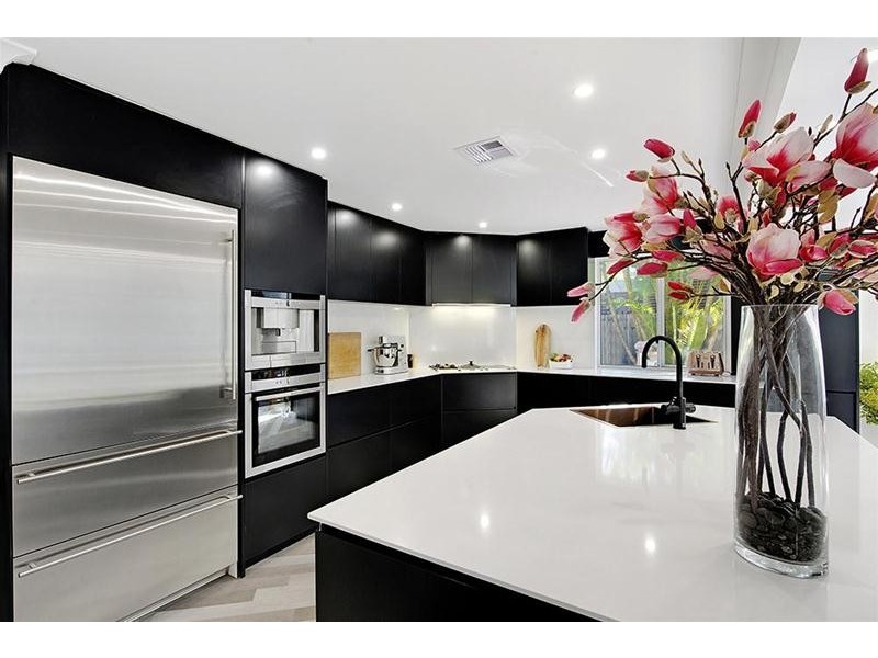13 Winchester Street, Southport QLD 4215