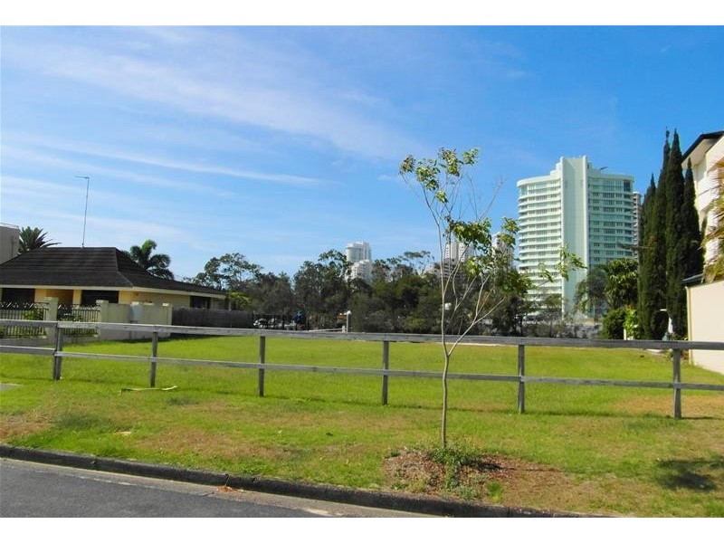 55 Commodore Drive, Paradise Waters QLD 4217