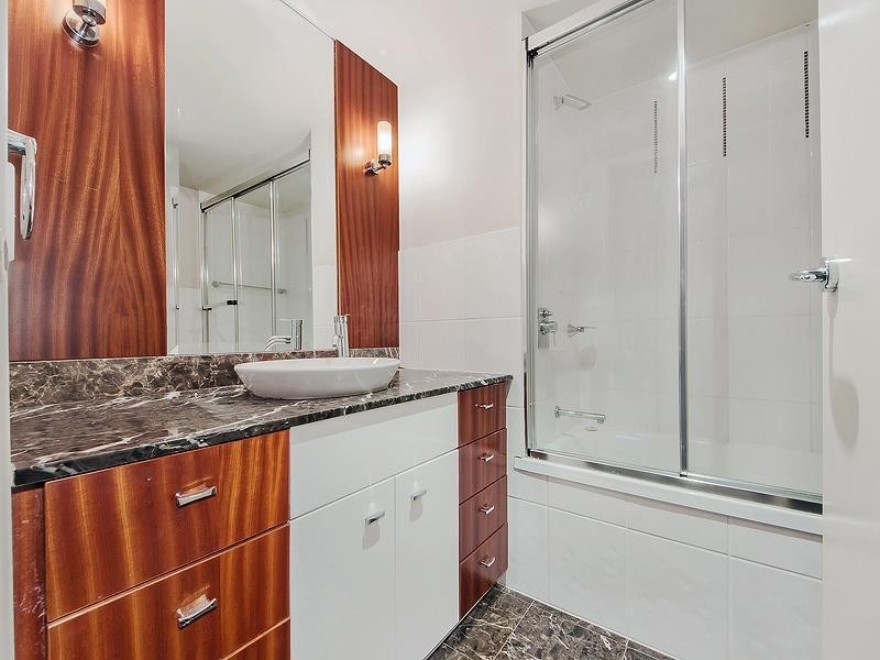 2273/23 Ferny Ave ‘Chevron Renaissance’, Surfers Paradise QLD 4217