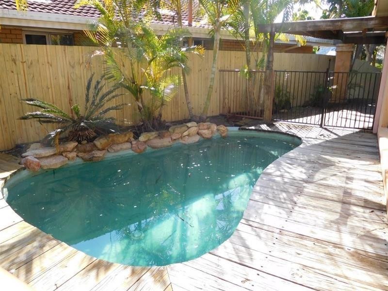 26 Platypus Avenue, Sorrento QLD 4217