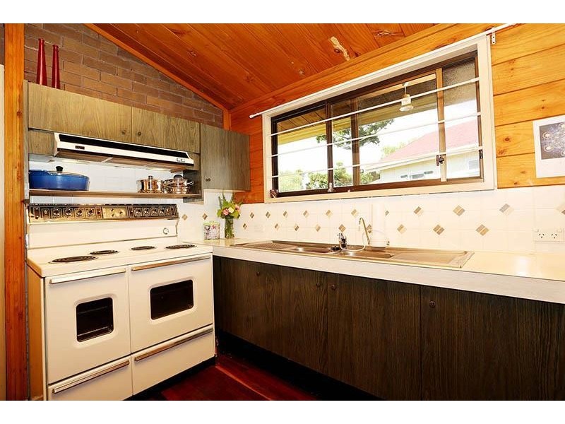 118 Falconer Street, Southport QLD 4215