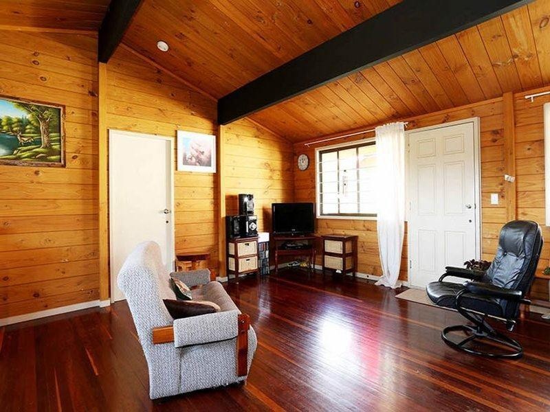 118 Falconer Street, Southport QLD 4215