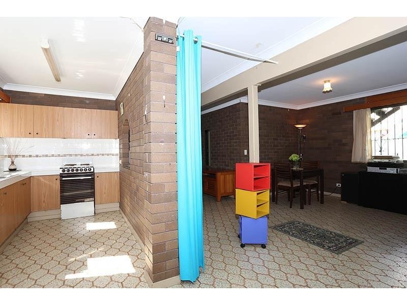 118 Falconer Street, Southport QLD 4215