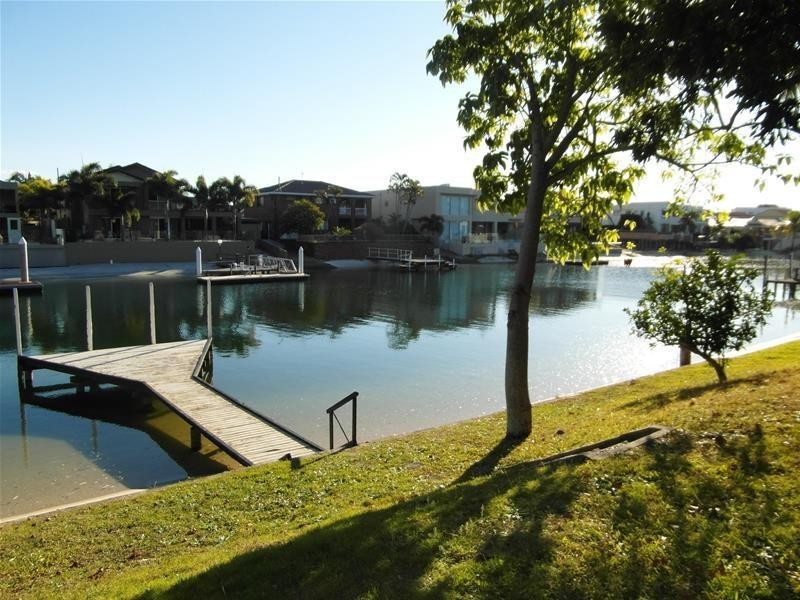 8 Midshipman Court, Paradise Waters QLD 4217