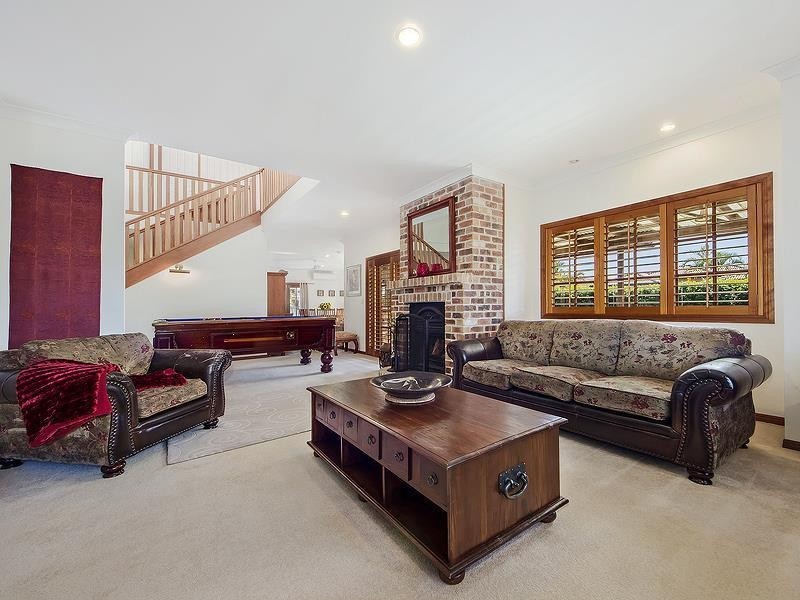 8 Renate Way, Benowa Waters QLD 4217