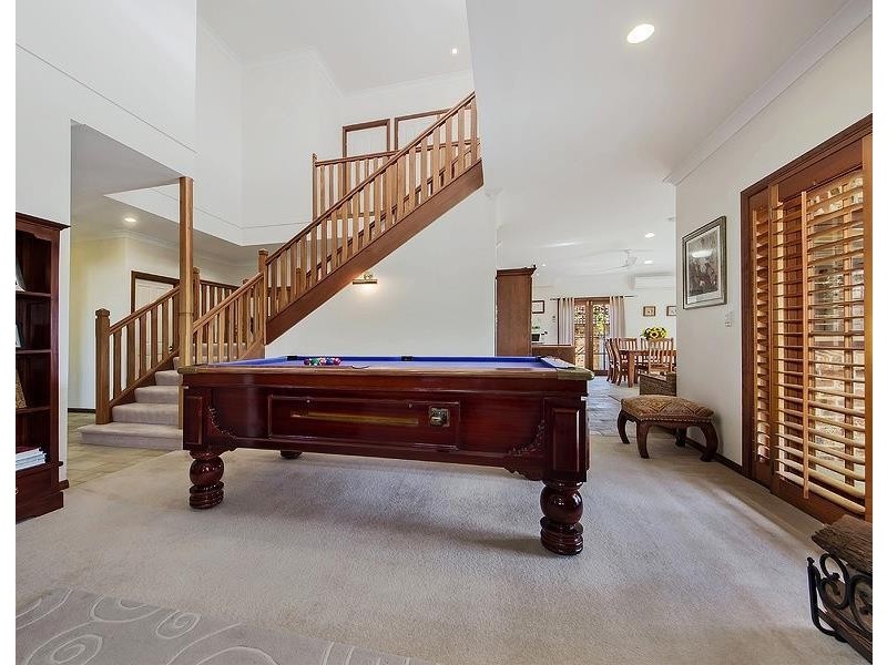 8 Renate Way, Benowa Waters QLD 4217