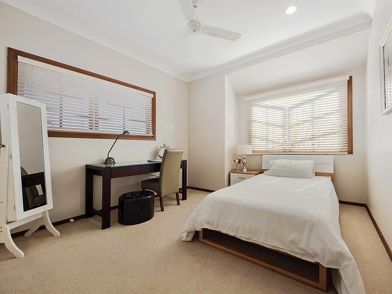 8 Renate Way, Benowa Waters QLD 4217