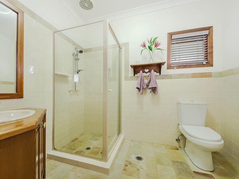 8 Renate Way, Benowa Waters QLD 4217