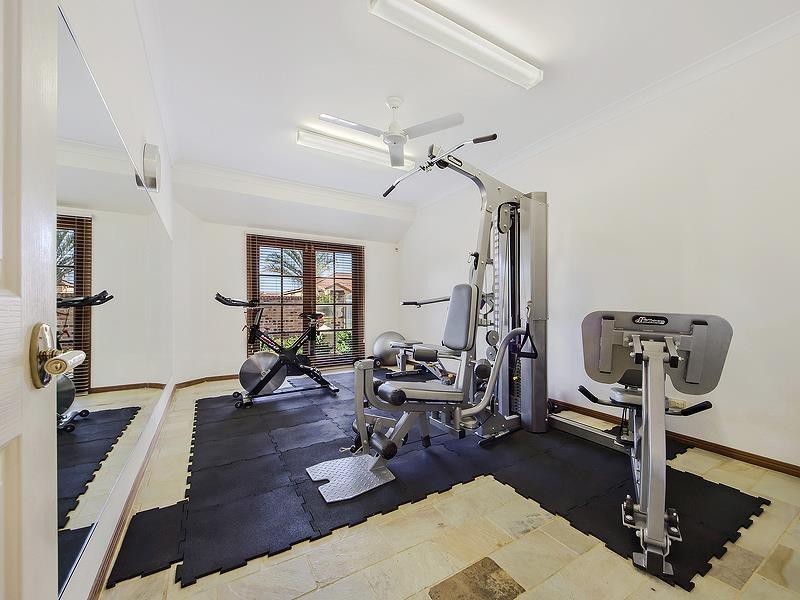 8 Renate Way, Benowa Waters QLD 4217