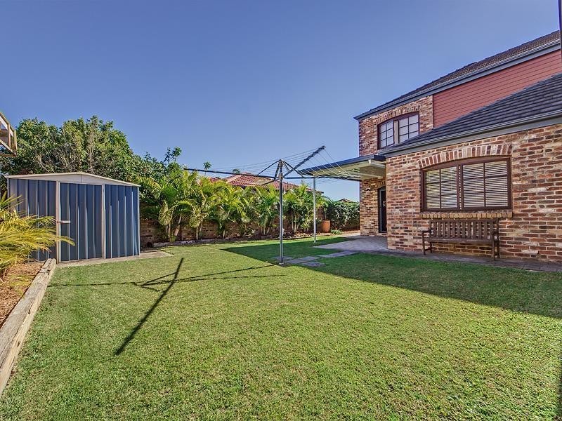 8 Renate Way, Benowa Waters QLD 4217