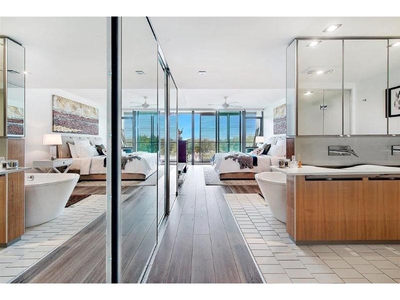 29201/2 Ephraim Island Parade, Paradise Point QLD 4216