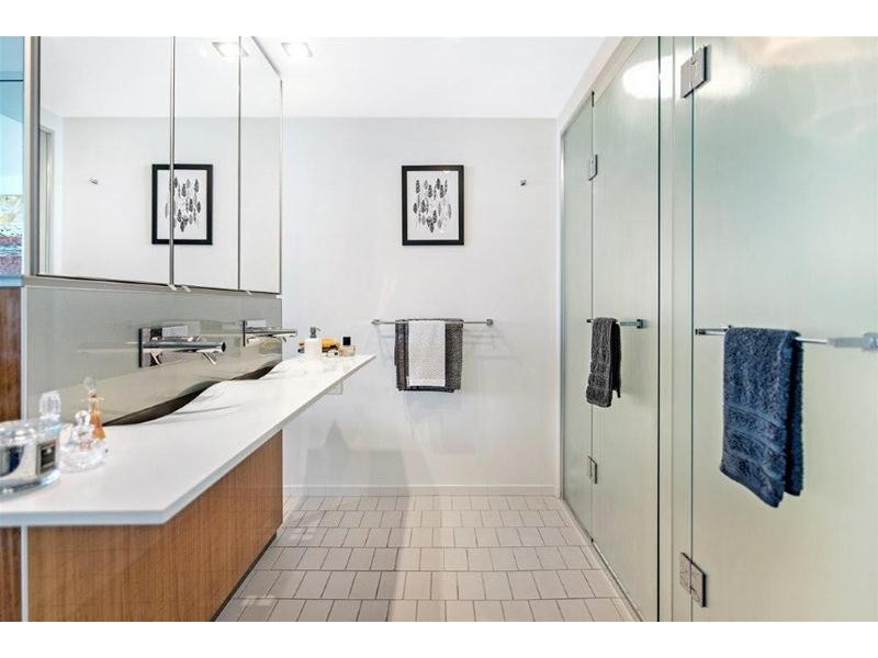 29201/2 Ephraim Island Parade, Paradise Point QLD 4216