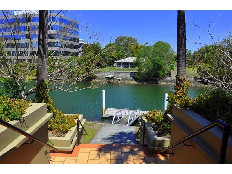 24 Slatyer Avenue “Bella Vista on the Water”, Bundall QLD 4217