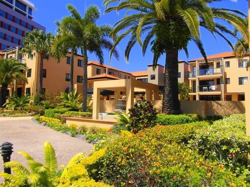 24 Slatyer Avenue “Bella Vista on the Water”, Bundall QLD 4217