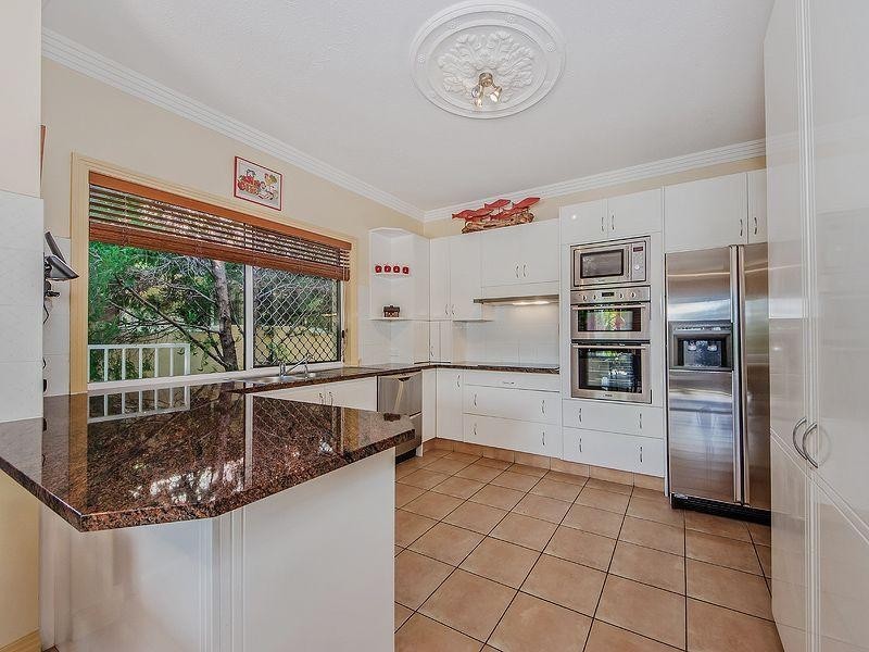 15 Remo Street, Isle Of Capri QLD 4217