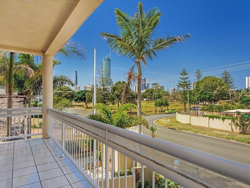 15 Remo Street, Isle Of Capri QLD 4217