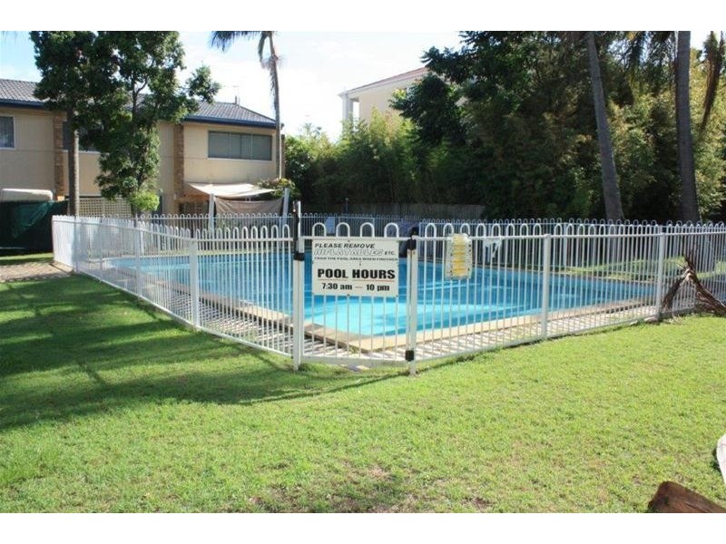 12/17 Illawong Street, Chevron Island QLD 4217