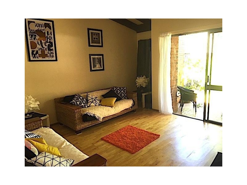 2/111 Salerno Street, Isle Of Capri QLD 4217