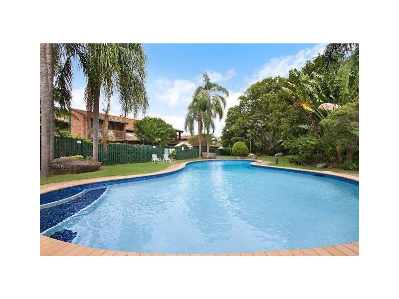 2/111 Salerno Street, Isle Of Capri QLD 4217