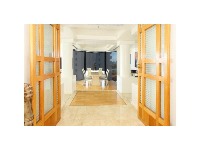 20 Riverview Parade ‘Solitaire Riverside’ Budds Beach, Surfers Paradise QLD 4217