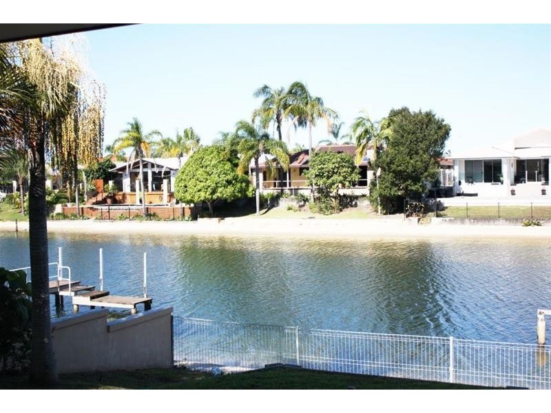 20 Coobowie Street, Broadbeach Waters QLD 4218