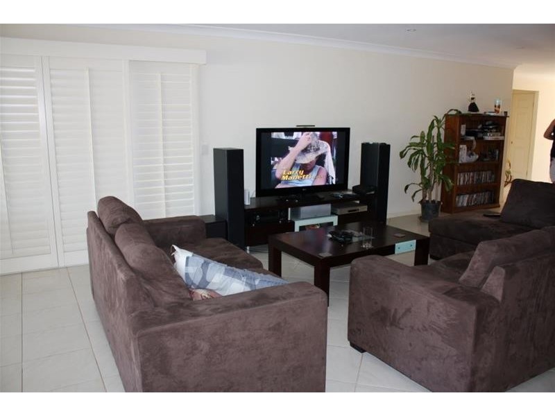 20 Coobowie Street, Broadbeach Waters QLD 4218