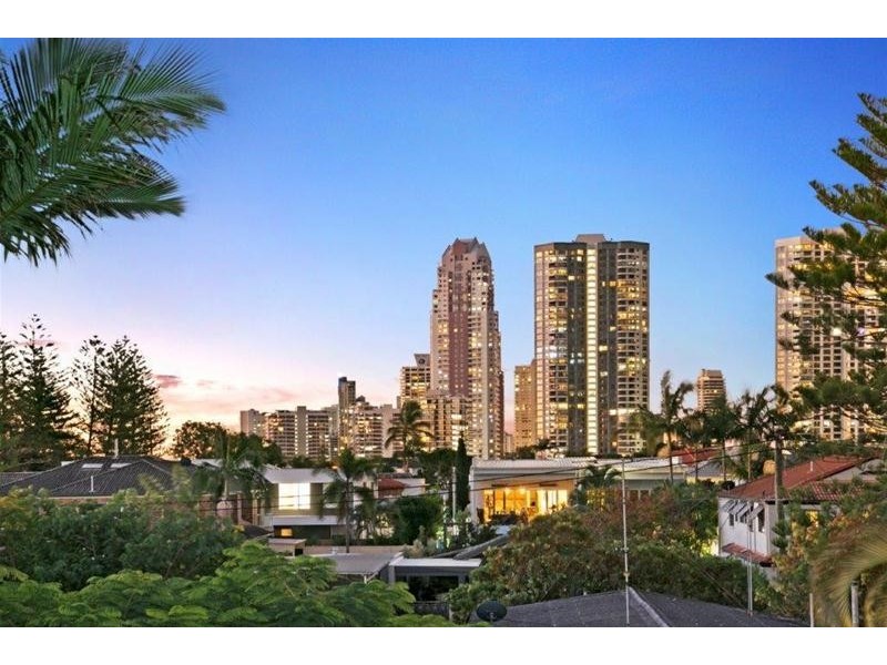 33 Pine Avenue, Surfers Paradise QLD 4217