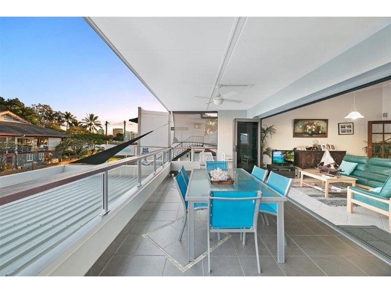 33 Pine Avenue, Surfers Paradise QLD 4217