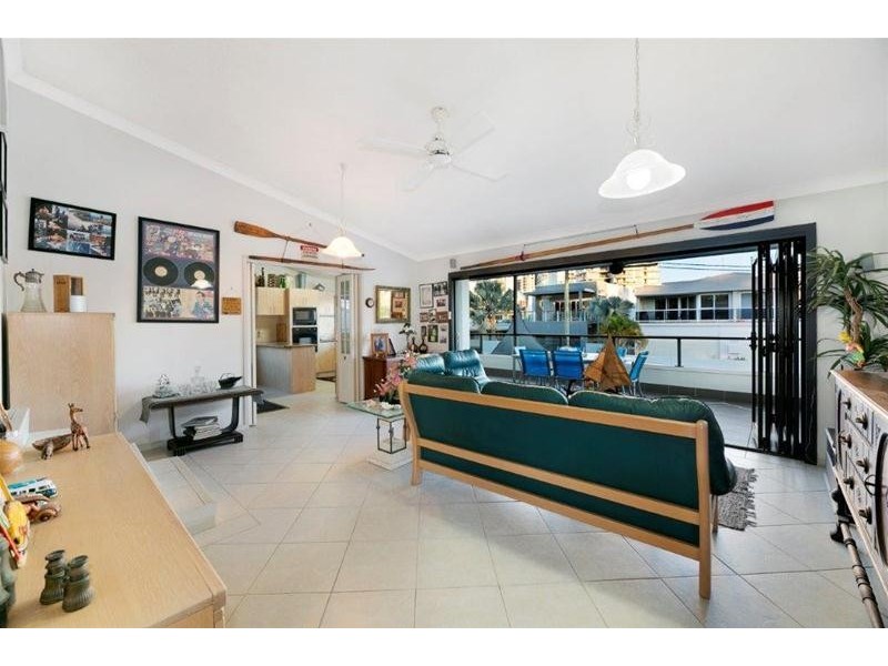 33 Pine Avenue, Surfers Paradise QLD 4217