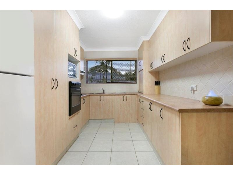 33 Pine Avenue, Surfers Paradise QLD 4217