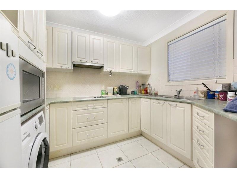 33 Pine Avenue, Surfers Paradise QLD 4217