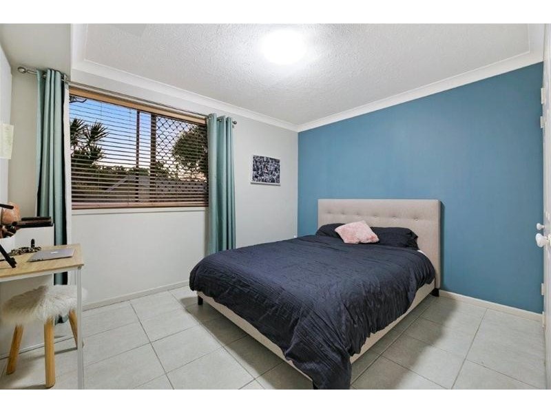 33 Pine Avenue, Surfers Paradise QLD 4217
