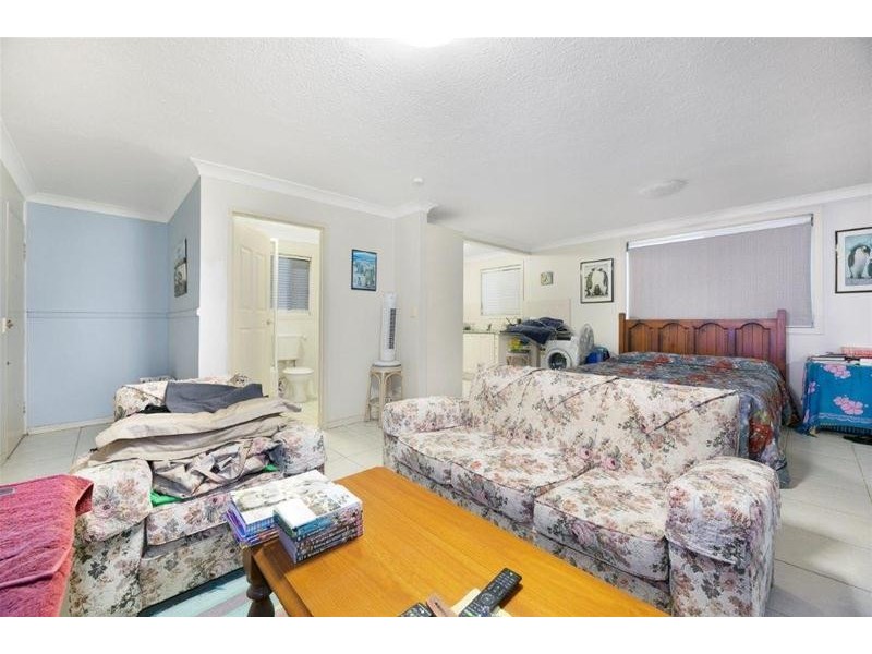 33 Pine Avenue, Surfers Paradise QLD 4217