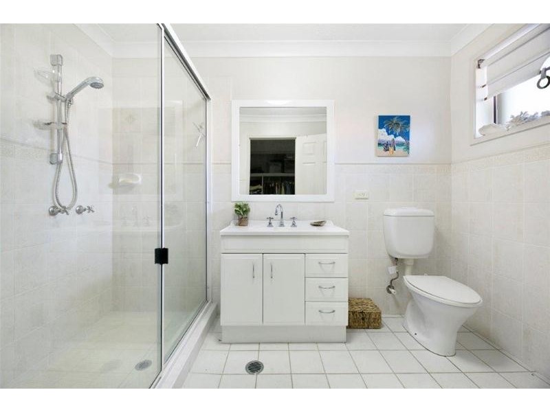 33 Pine Avenue, Surfers Paradise QLD 4217