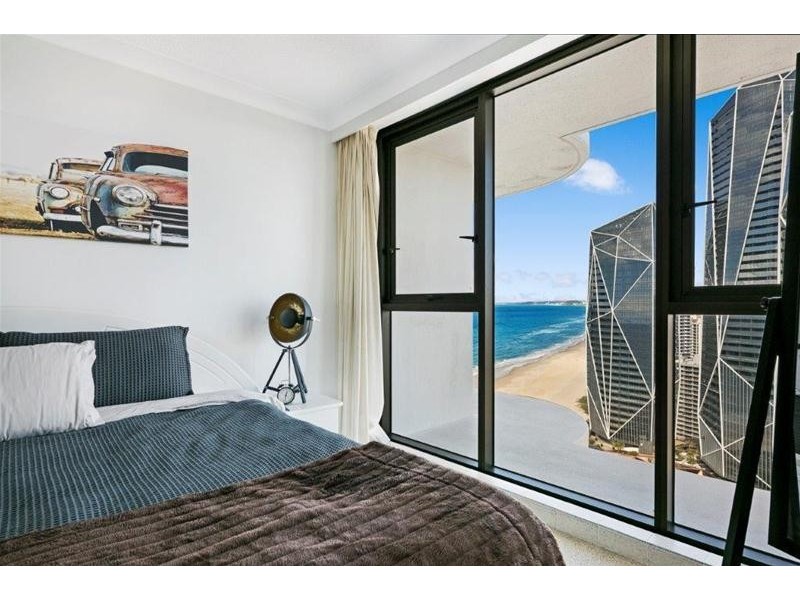 32E/4 Old Burleigh Road, Surfers Paradise QLD 4217