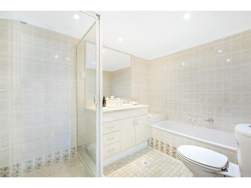 32E/4 Old Burleigh Road, Surfers Paradise QLD 4217