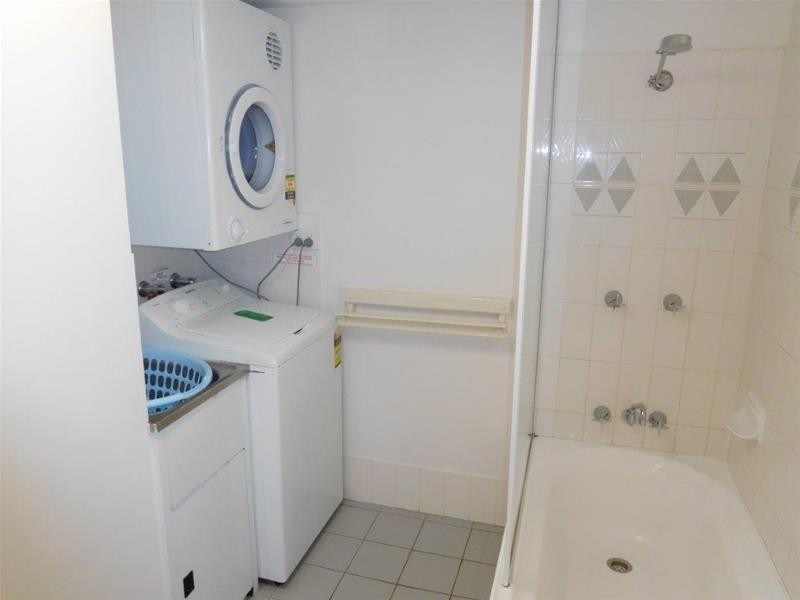 “Chidori Court” 1  Cronin Avenue, Main Beach QLD 4217