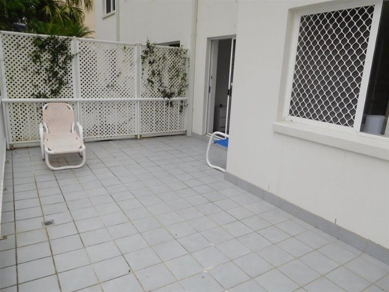 “Chidori Court” 1  Cronin Avenue, Main Beach QLD 4217