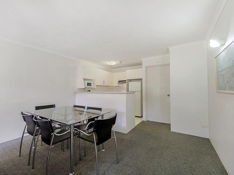 70/38 Enderley Avenue ‘Enderley Gardens’, Surfers Paradise QLD 4217