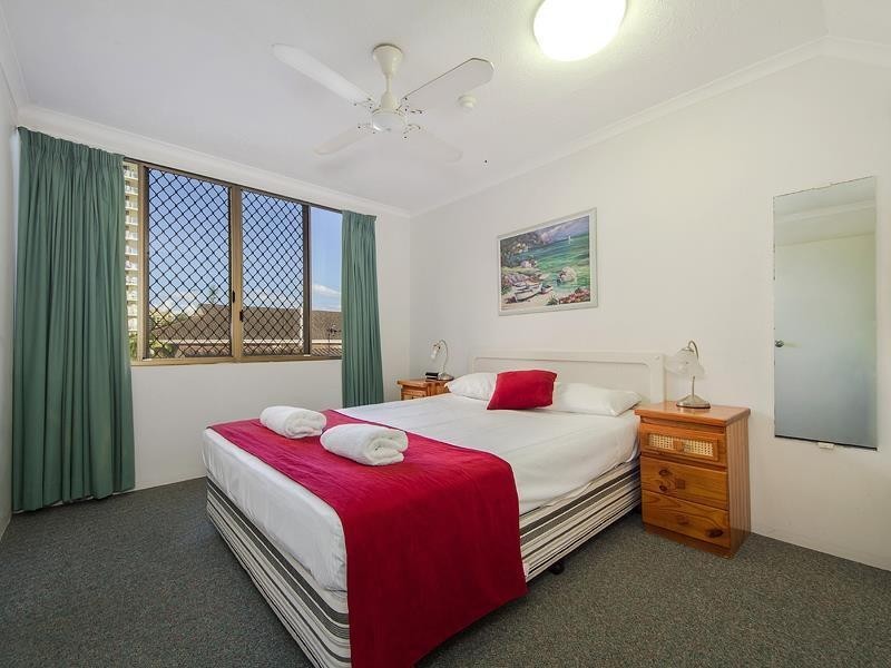 70/38 Enderley Avenue ‘Enderley Gardens’, Surfers Paradise QLD 4217