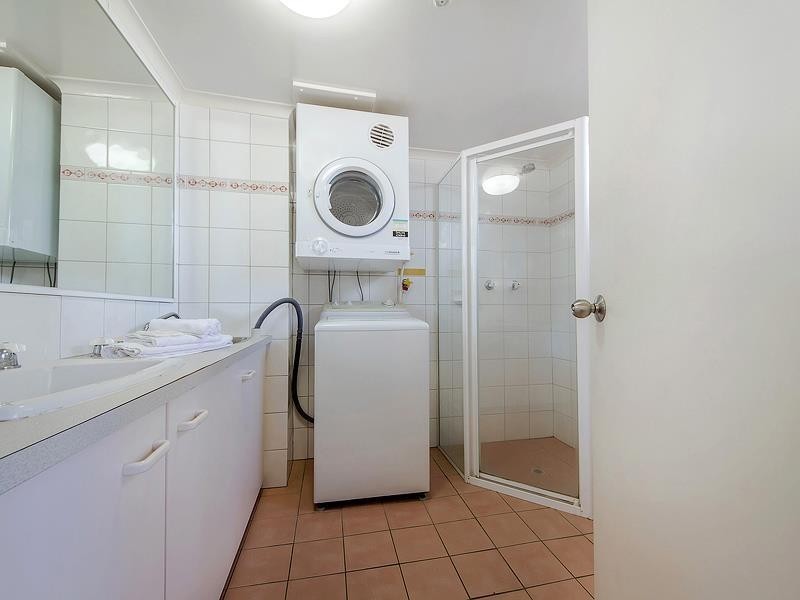 70/38 Enderley Avenue ‘Enderley Gardens’, Surfers Paradise QLD 4217