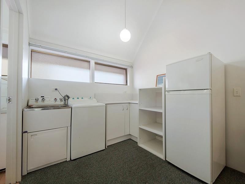 70/38 Enderley Avenue ‘Enderley Gardens’, Surfers Paradise QLD 4217