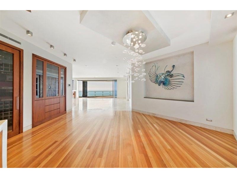 6/1 Northcliffe Terrace, Surfers Paradise QLD 4217