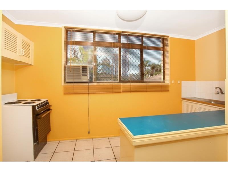 19 Leonard Avenue, Surfers Paradise QLD 4217