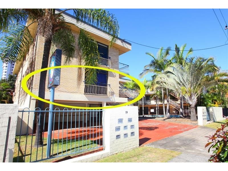 19 Leonard Avenue, Surfers Paradise QLD 4217