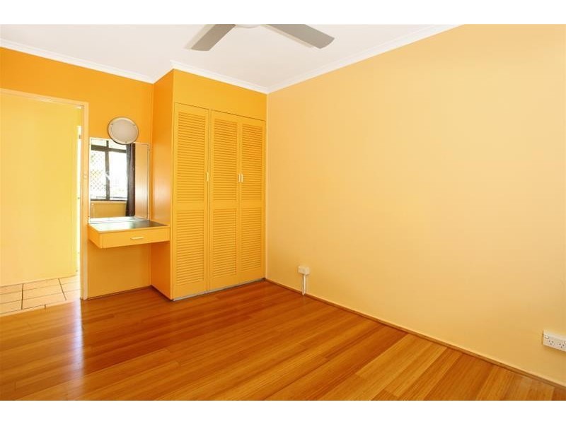 19 Leonard Avenue, Surfers Paradise QLD 4217