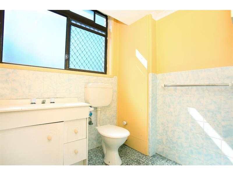 19 Leonard Avenue, Surfers Paradise QLD 4217