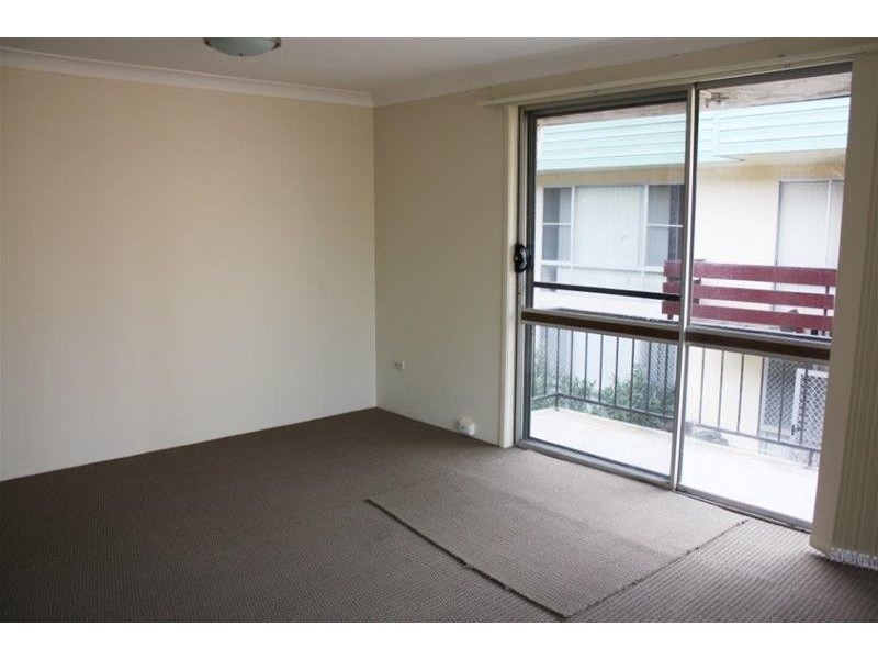 15 Darrambal Street, Chevron Island QLD 4217