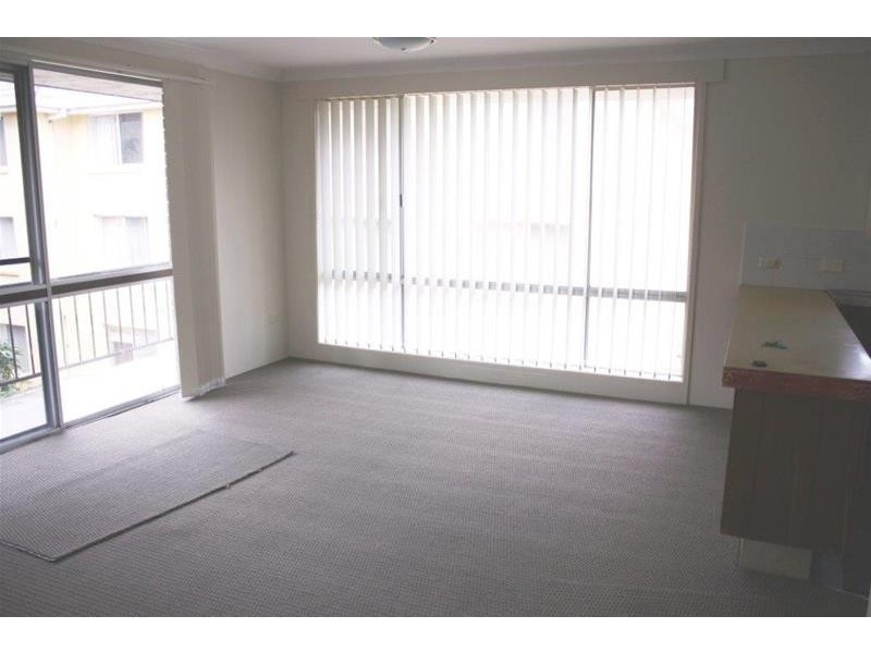 15 Darrambal Street, Chevron Island QLD 4217