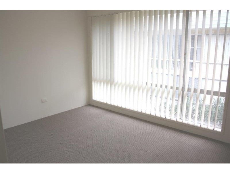 15 Darrambal Street, Chevron Island QLD 4217